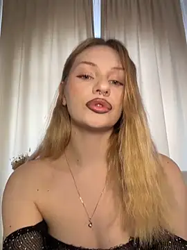 DayaFoxy online show from March 21, 1:05 pm