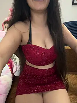 Maahhii online show from April 4, 5:56 pm