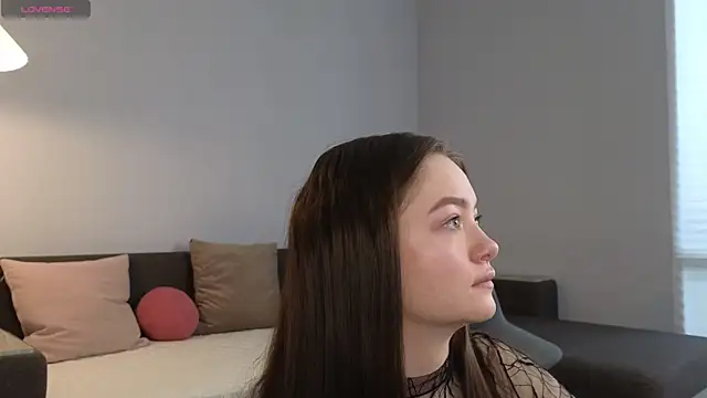 MillaKowal online show from February 13, 6:15 am