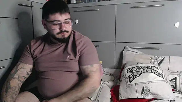 HiddendesireXO01 online show from February 27, 8:19 pm