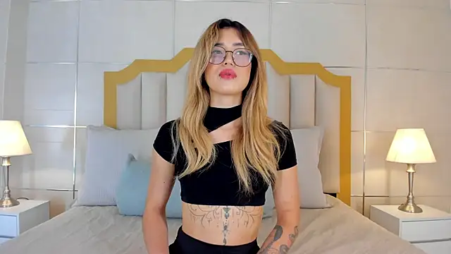 Crystal Rose   online show from February 18, 11:42 am