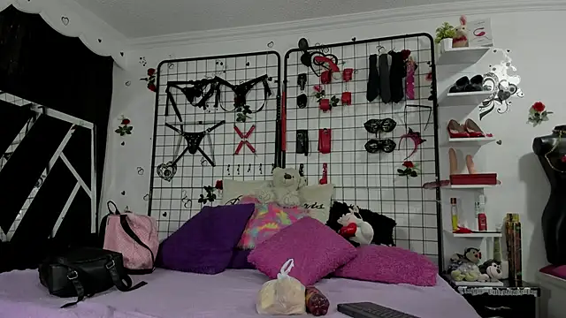 playful-girls online show from February 24, 1:21 pm