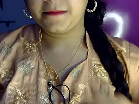 Cute Aliyaa online show from July 11, 2:17 pm