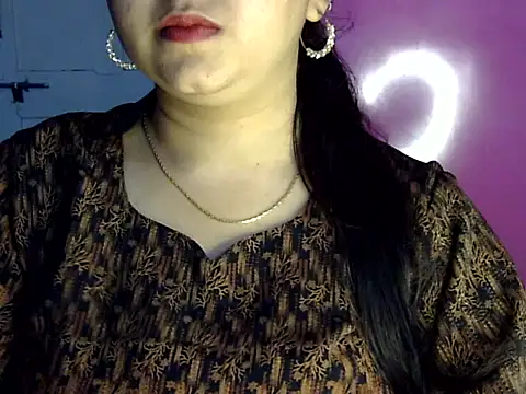 Cute Aliyaa online show from July 17, 1:59 pm
