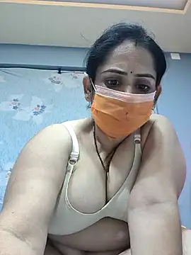 diyam4002 online show from February 18, 6:18 pm