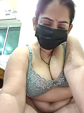 diyam4002 online show from February 27, 7:46 pm