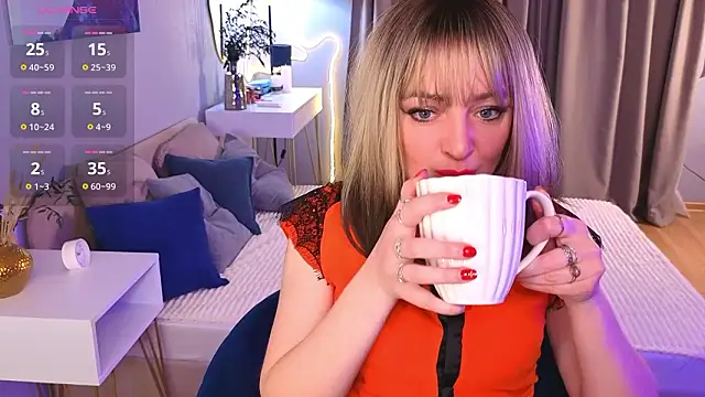 Oliiviaa  online show from February 19, 8:25 am