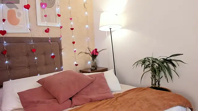 SalomeStorm  online show from February 14, 3:36 pm