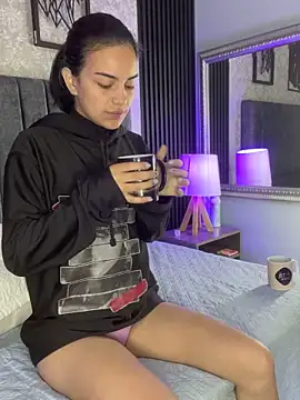 bliinkii and luka  online show from February 25, 1:42 pm