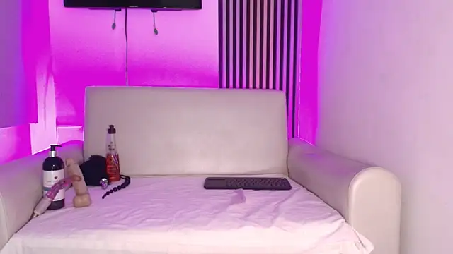 tammy bensom1 online show from March 9, 4:43 pm