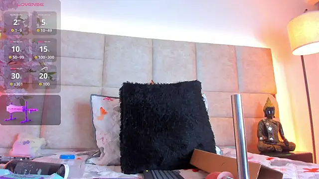 IsabelaRoman online show from March 30, 8:41 pm