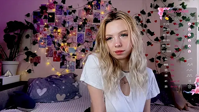 Akari-moon online show from April 11, 7:45 am