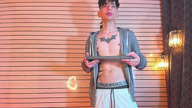 TheBatMansion online show from April 3, 10:52 pm