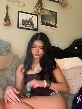 ellianajean online show from March 14, 8:43 pm