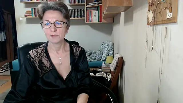 katemodel online show from September 16, 7:05 am