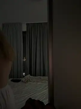 madlynn online show from February 17, 7:02 pm