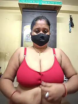 Curvy Trisha online show from June 4, 3:49 pm