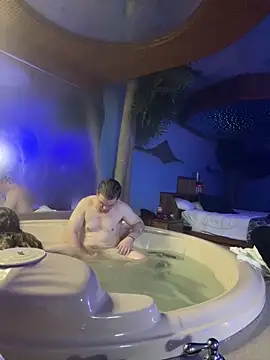 nymphcouple8395 online show from March 11, 6:06 am