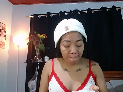 Sexy Supermomm online show from March 10, 6:45 pm