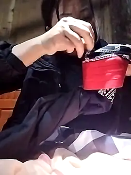 Ella-aa online show from February 5, 2:42 pm