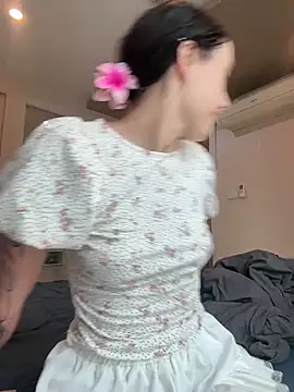 MiaTee online show from March 22, 8:20 am