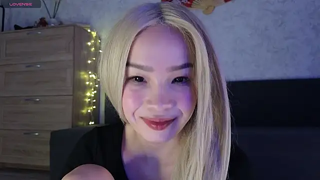 saya li11 online show from February 11, 7:10 am