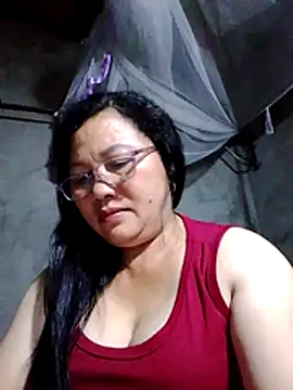 Cold-girlr12 online show from May 4, 3:16 pm
