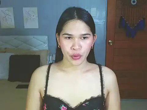 alianabrooks online show from February 19, 1:05 am