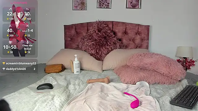 luna velveth online show from March 18, 5:45 am