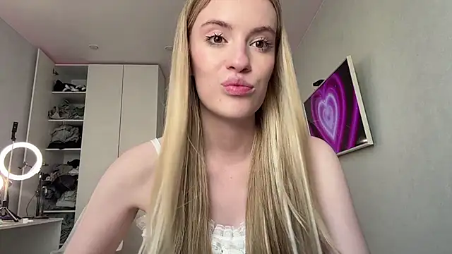 Between Eeys online show from June 26, 3:57 pm