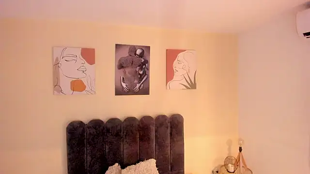 aura vega online show from March 8, 2:04 am