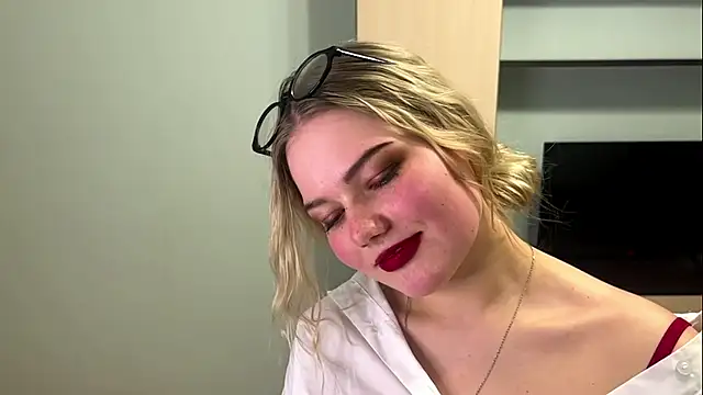 Velmiora online show from February 18, 4:06 pm