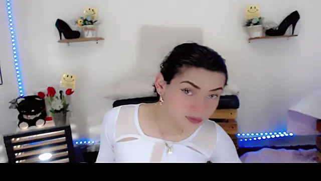 NathalialLooes online show from March 30, 5:07 am