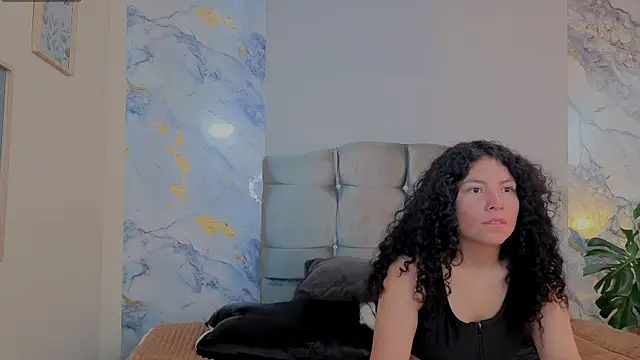 Zoe-yanin online show from March 30, 6:51 pm