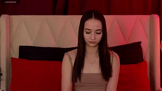 KiraLoo online show from February 26, 4:17 pm