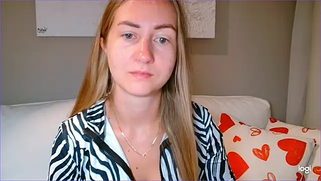 BluueSilk online show from October 13, 5:43 am