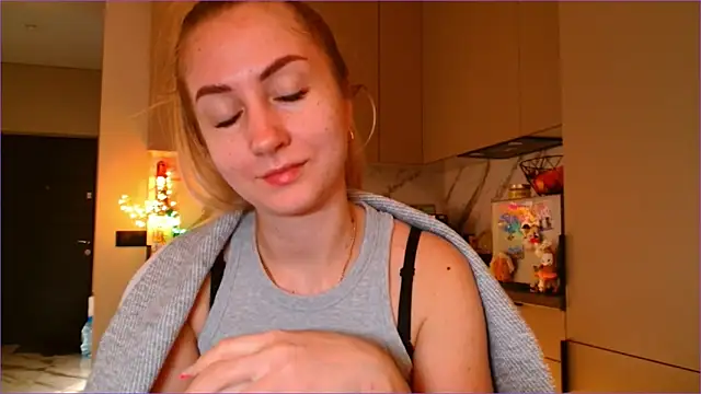 BluueSilk online show from February 5, 7:11 am