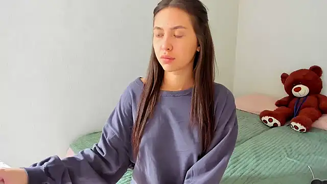 Hey Mia online show from June 9, 10:03 am