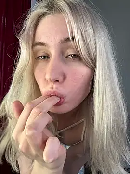 LovelyMiu online show from July 10, 3:23 pm