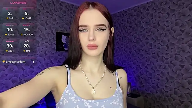 IeshaOsorio online show from February 12, 6:48 am