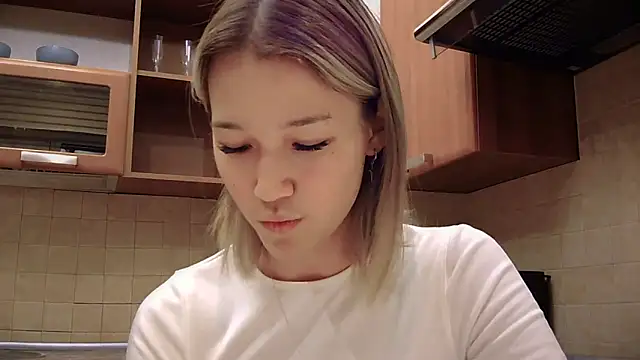 lilXdomiii online show from April 18, 4:20 pm