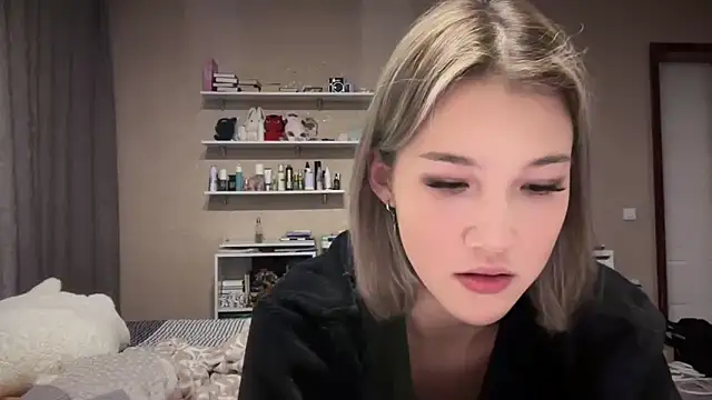 lilXdomiii online show from March 7, 6:26 pm