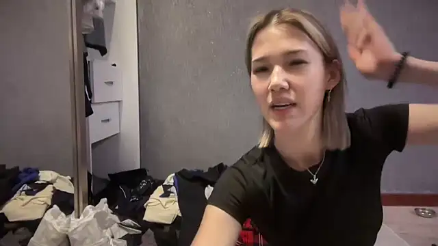 lilXdomiii online show from February 18, 1:32 pm