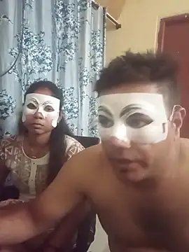 pinkbox online show from April 13, 8:15 am