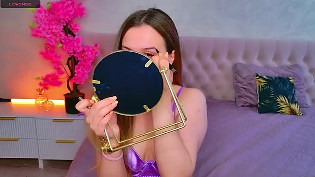 JasminUqueen online show from June 1, 2:02 am