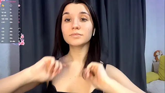 elaravoss online show from February 11, 2:40 pm