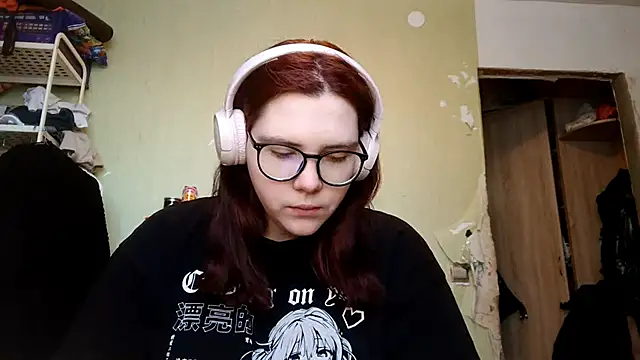 VannessaDillenbeck online show from February 6, 9:23 am