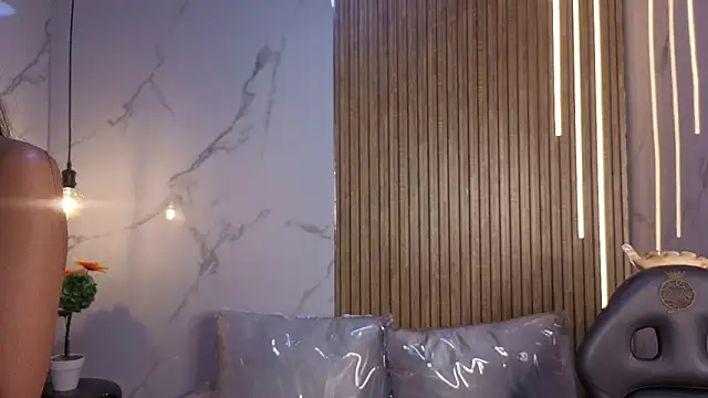 Perla lovely  online show from May 13, 7:08 pm