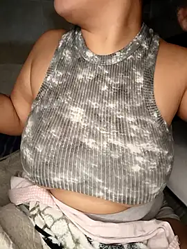 soylula884 online show from April 10, 1:28 pm