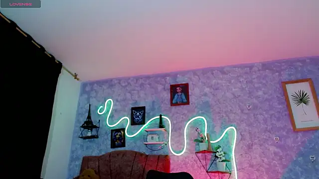 Everlin  Hot  online show from March 4, 10:55 am